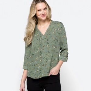 41 Hawthorn Astrid Two Pocket Blouse, 100% Polyester, Light Green Size M